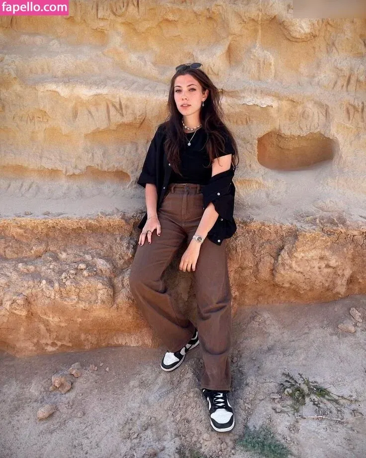 Reved Onlyfans Photo Gallery 