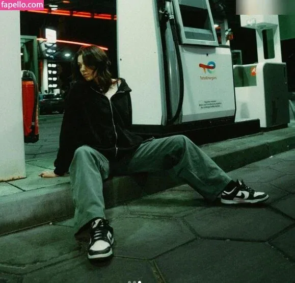 Reved Onlyfans Photo Gallery 