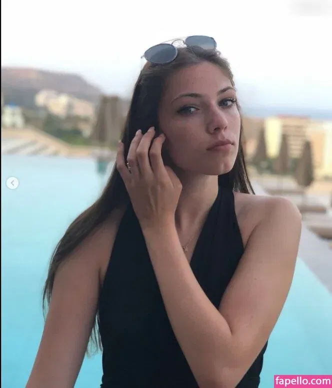 Reved Onlyfans Photo Gallery 