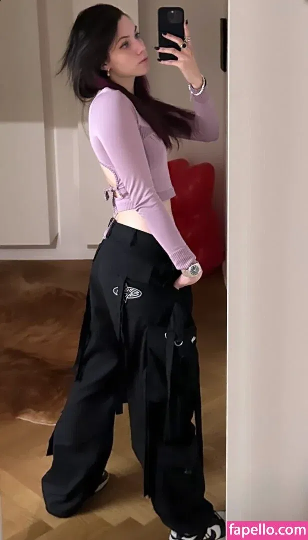 Reved Onlyfans Photo Gallery 