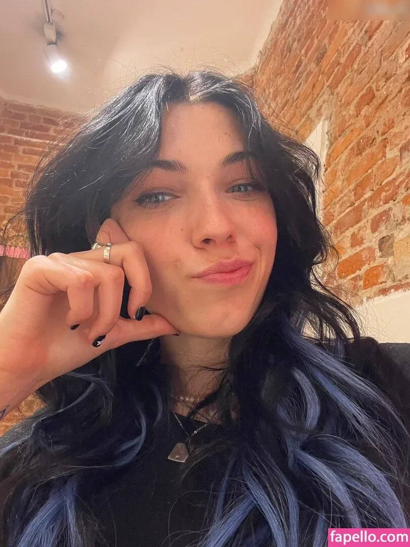 Reved Onlyfans Photo Gallery 