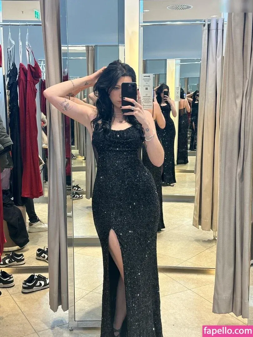 Reved Onlyfans Photo Gallery 