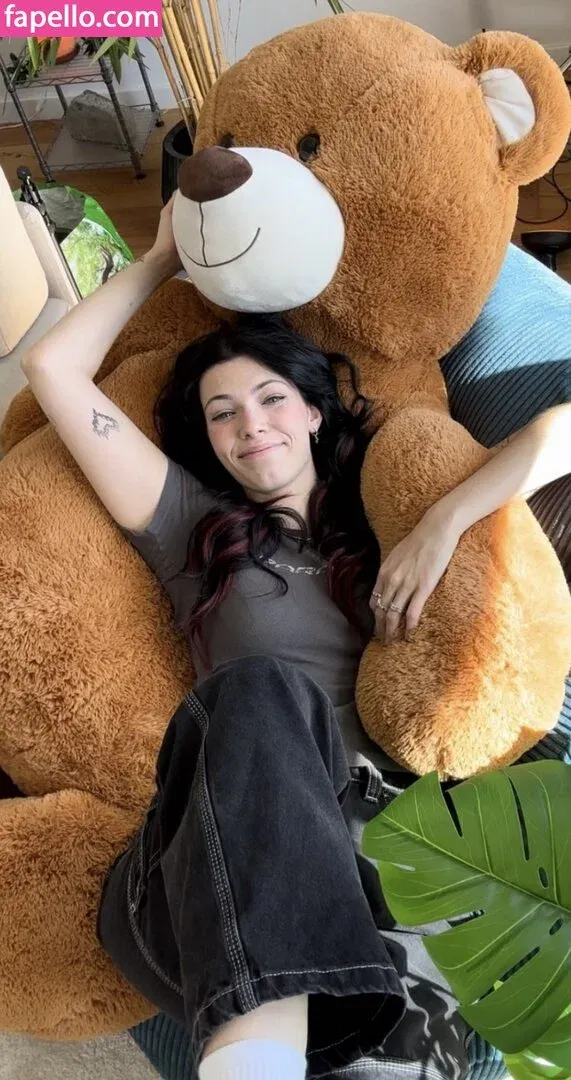 Reved Onlyfans Photo Gallery 