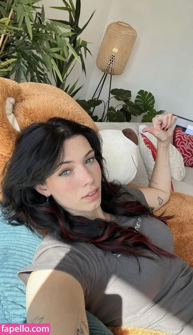 Reved Onlyfans Photo Gallery 