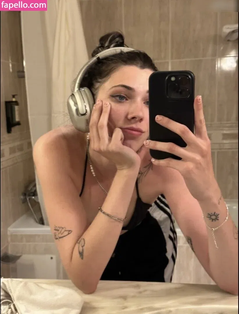 Reved Onlyfans Photo Gallery 