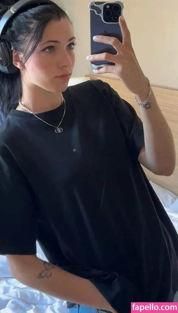 Reved Onlyfans Photo Gallery 