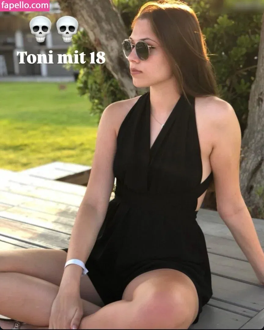 Reved Onlyfans Photo Gallery 