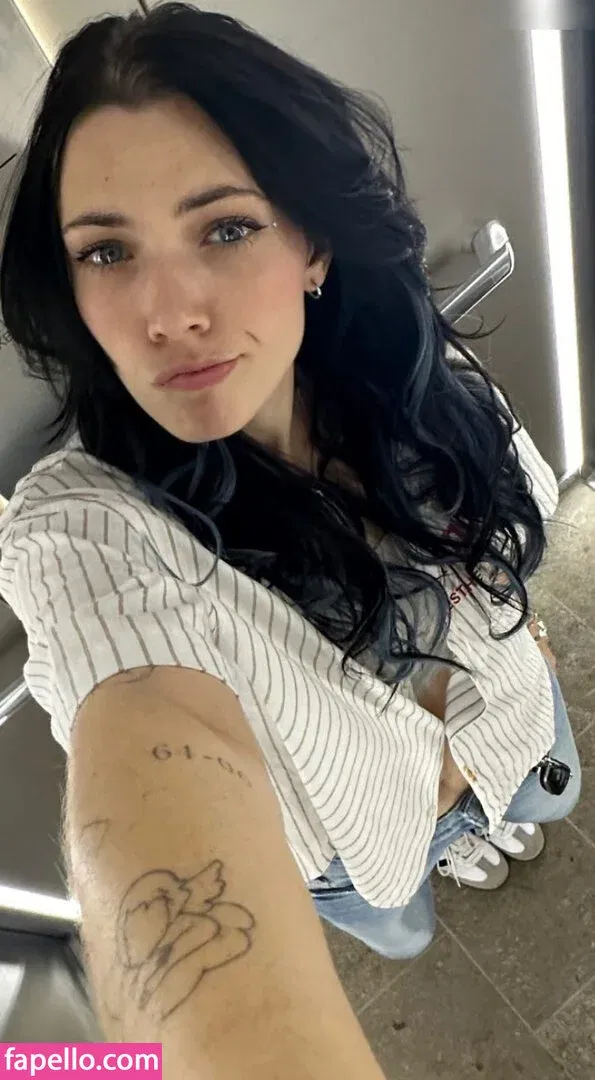 Reved Onlyfans Photo Gallery 