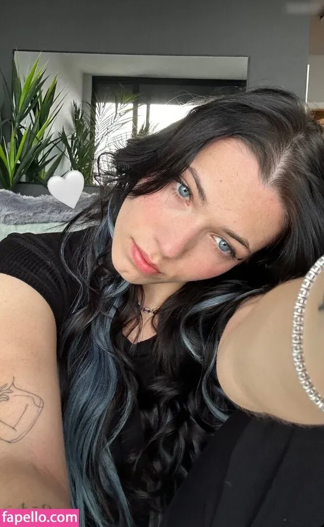 Reved Onlyfans Photo Gallery 