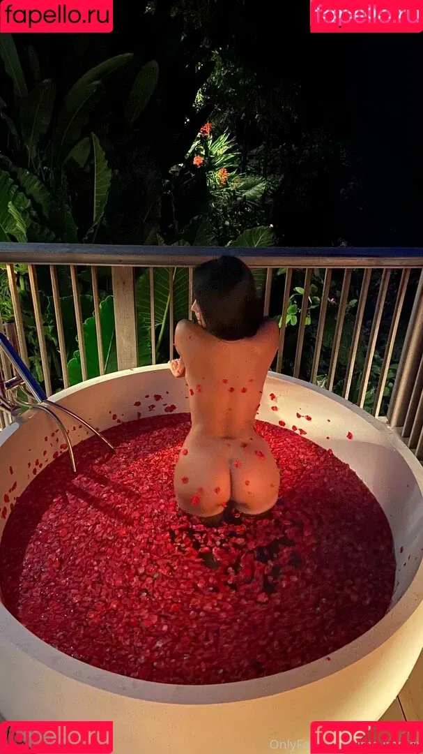 yourasianwetpussy Onlyfans Photo Gallery 