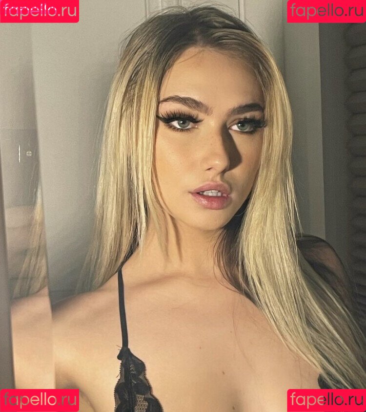 mollyomaliamollyomaliaaa Onlyfans Photo Gallery 