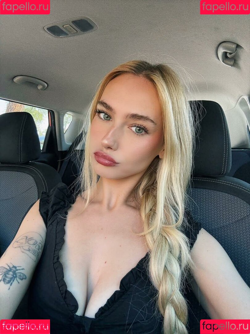 mollyomaliamollyomaliaaa Onlyfans Photo Gallery 