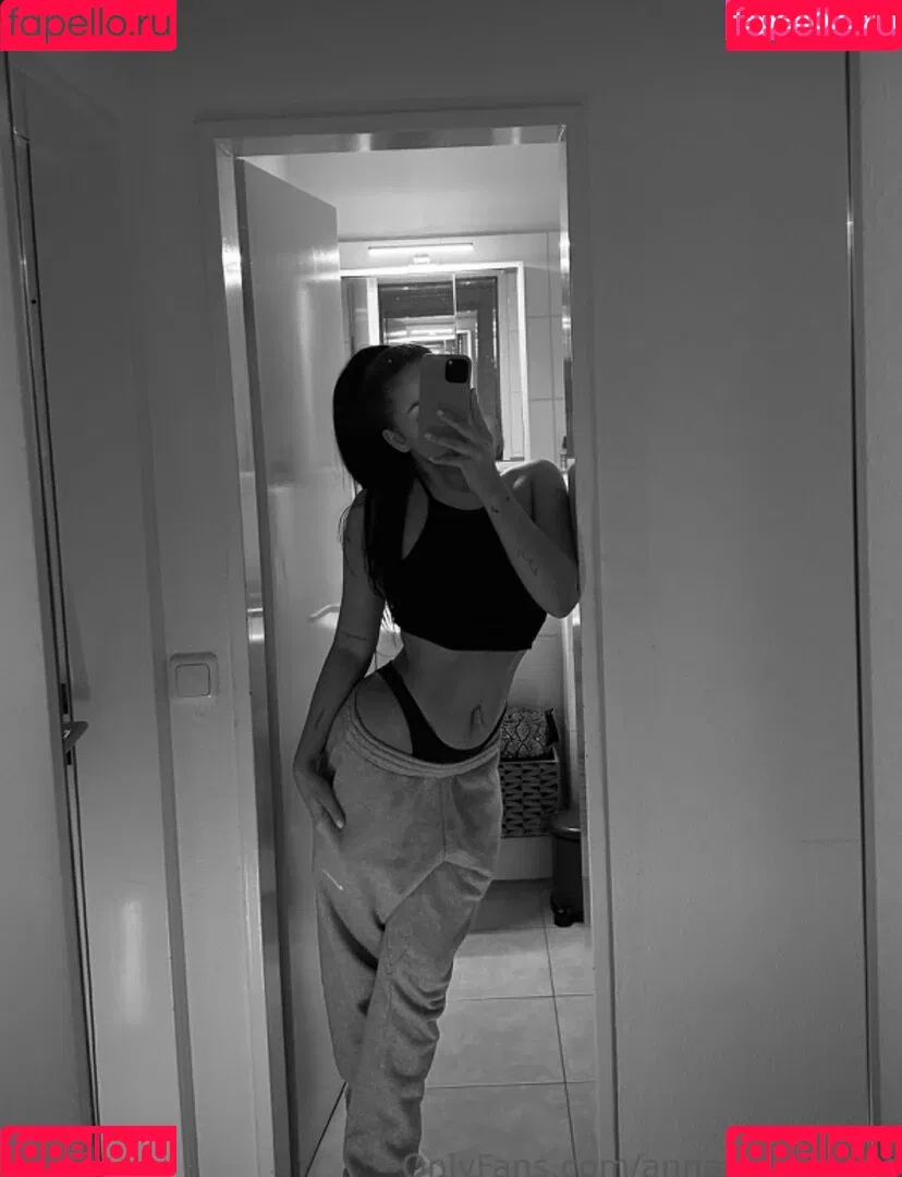 Anna Grey Onlyfans Photo Gallery 