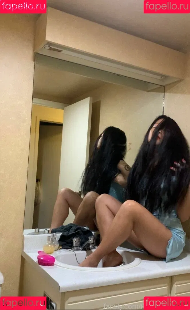 unefilleunique Onlyfans Photo Gallery 