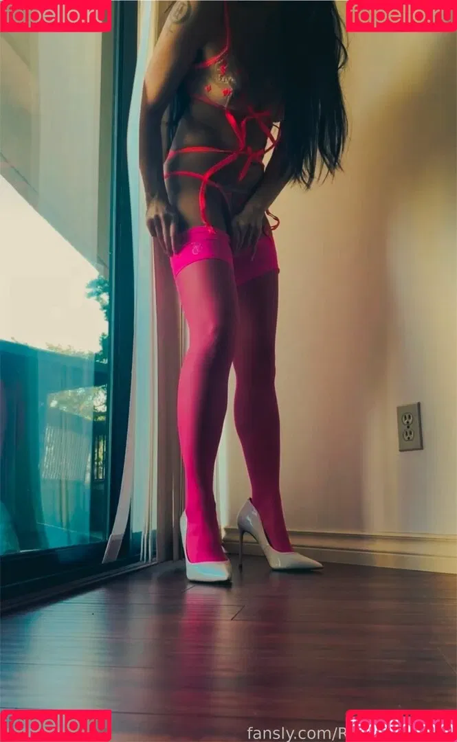 unefilleunique Onlyfans Photo Gallery 