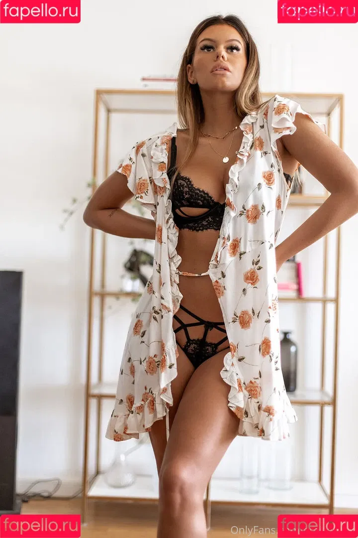 Emisecrets Onlyfans Photo Gallery 