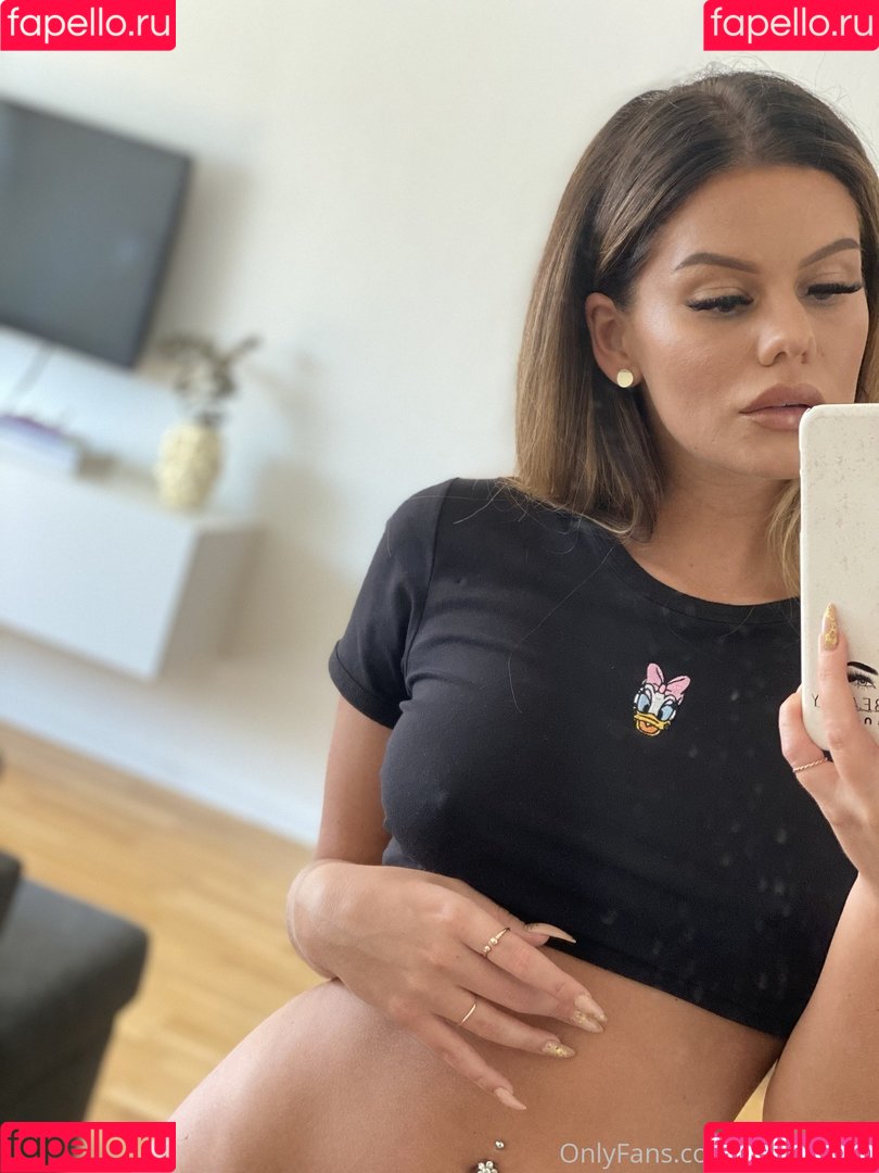 Emisecrets Onlyfans Photo Gallery 