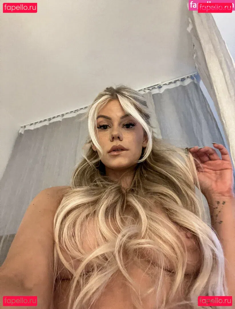 Emisecrets Onlyfans Photo Gallery 