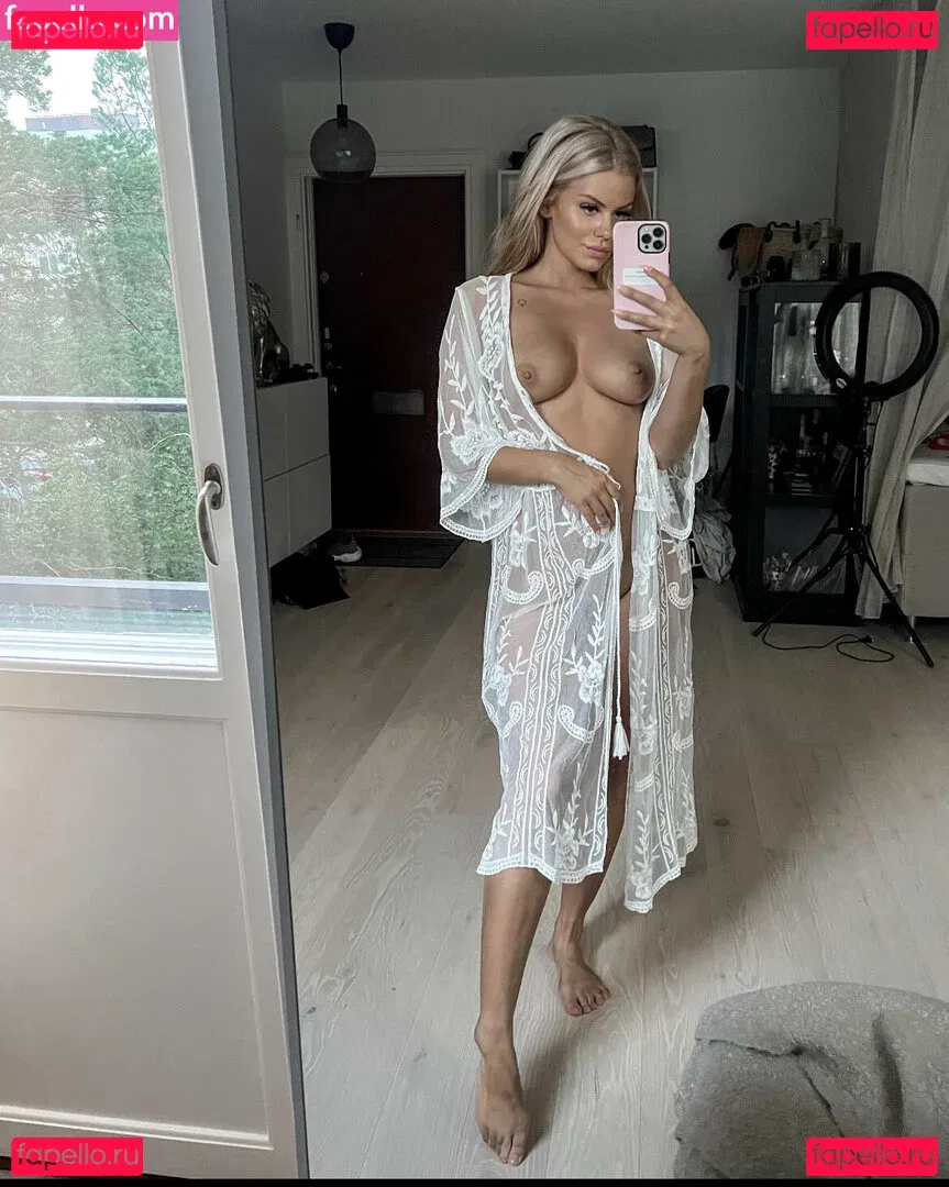 Emisecrets Onlyfans Photo Gallery 