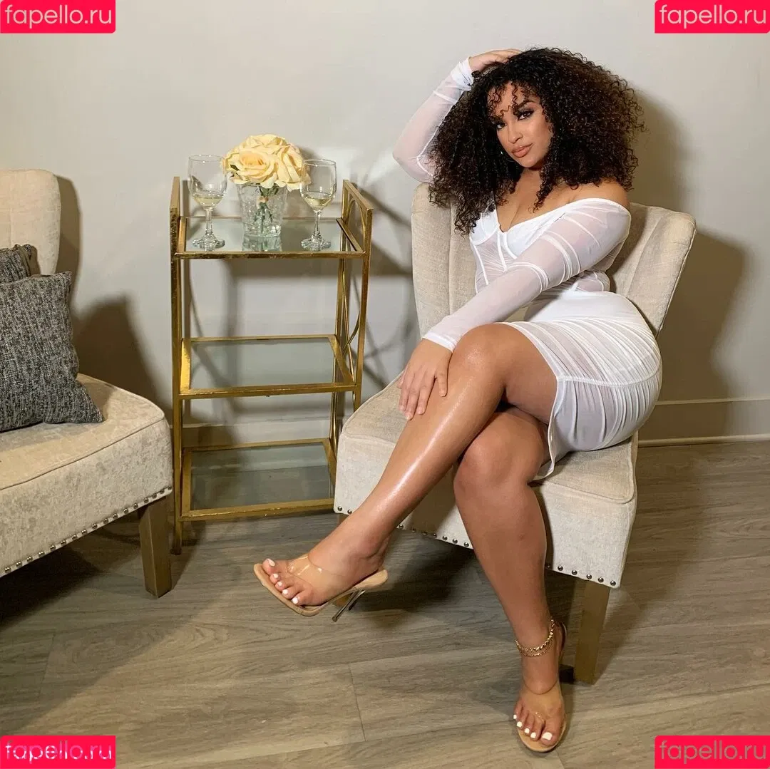 Feetbyfalliie Onlyfans Photo Gallery 