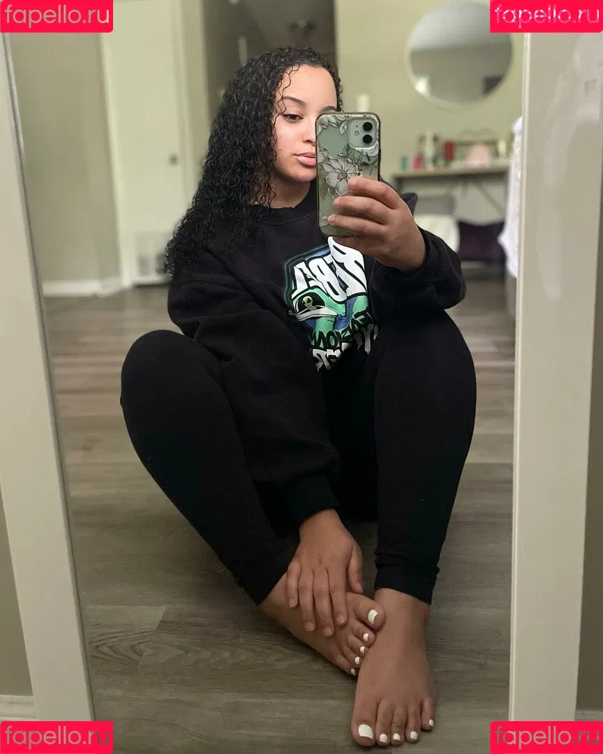 Feetbyfalliie Onlyfans Photo Gallery 