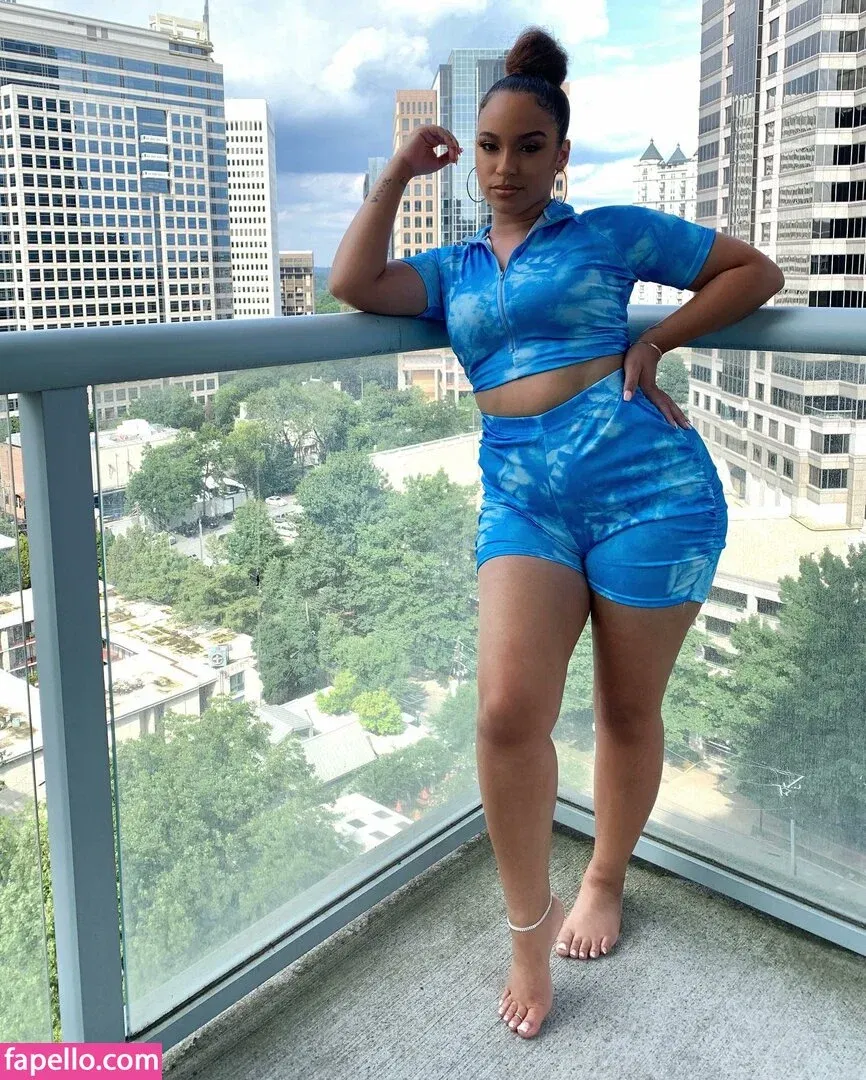 Feetbyfalliie Onlyfans Photo Gallery 