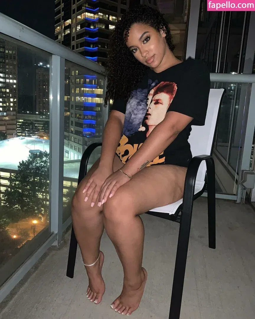 Feetbyfalliie Onlyfans Photo Gallery 