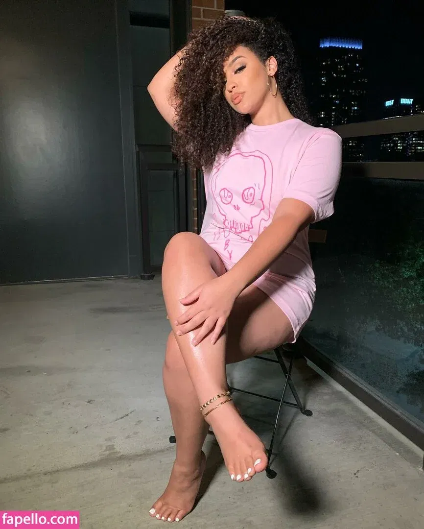 Feetbyfalliie Onlyfans Photo Gallery 