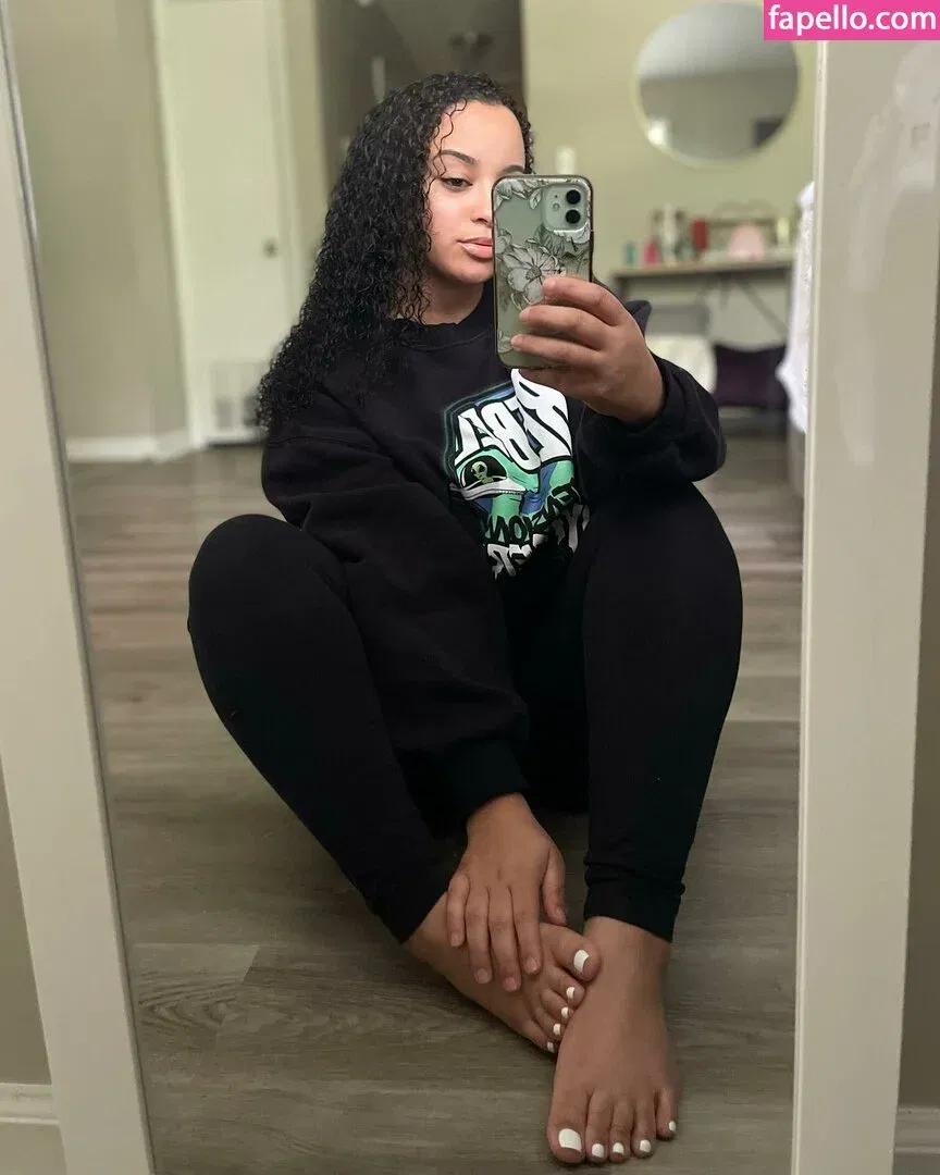 Feetbyfalliie Onlyfans Photo Gallery 