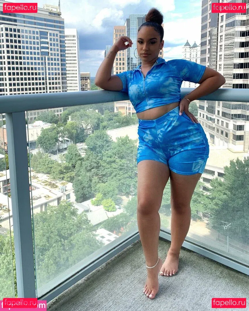 Feetbyfalliie Onlyfans Photo Gallery 