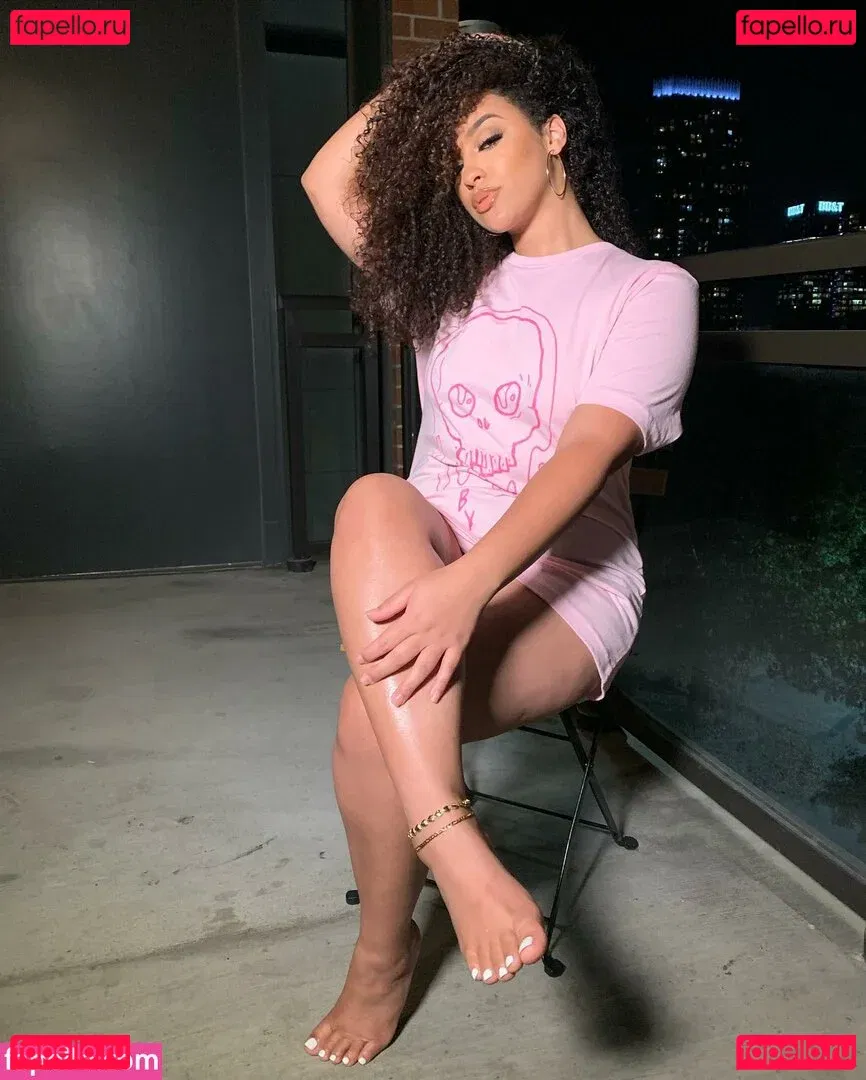 Feetbyfalliie Onlyfans Photo Gallery 