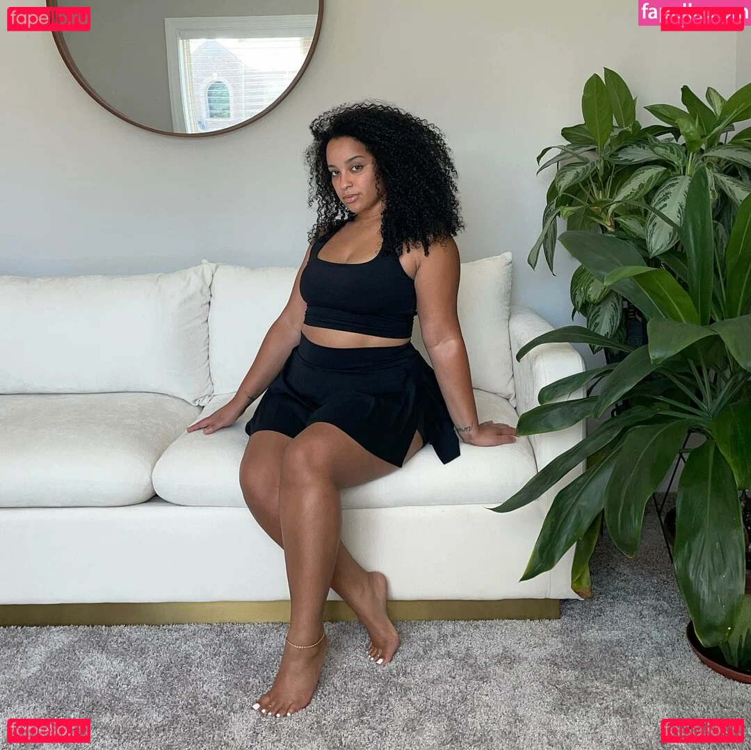 Feetbyfalliie Onlyfans Photo Gallery 