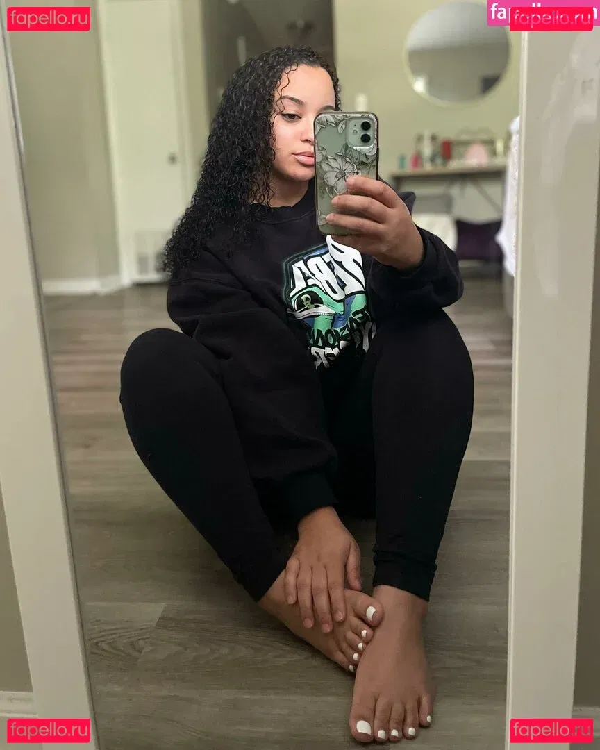 Feetbyfalliie Onlyfans Photo Gallery 