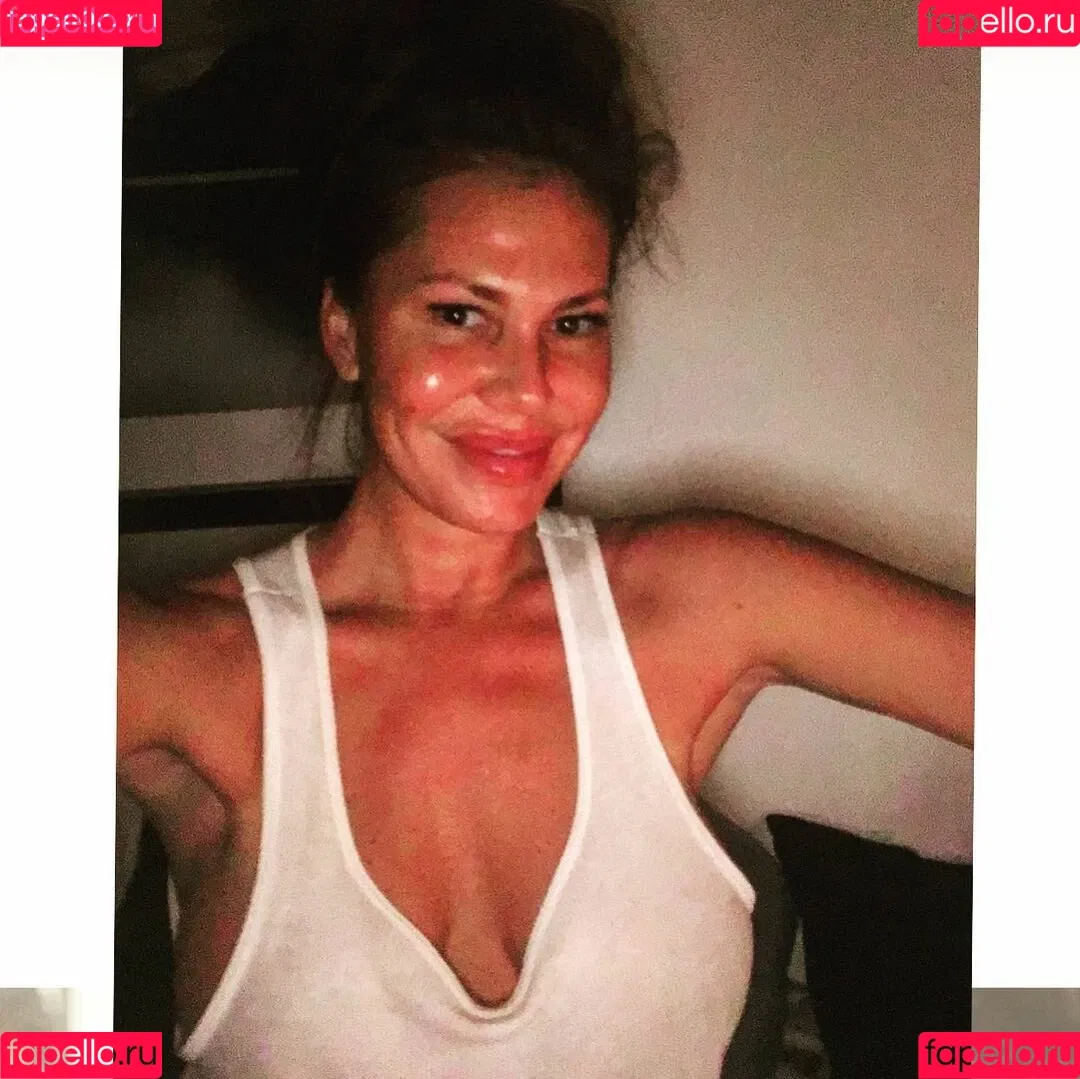 Nikki Cox Onlyfans Photo Gallery 