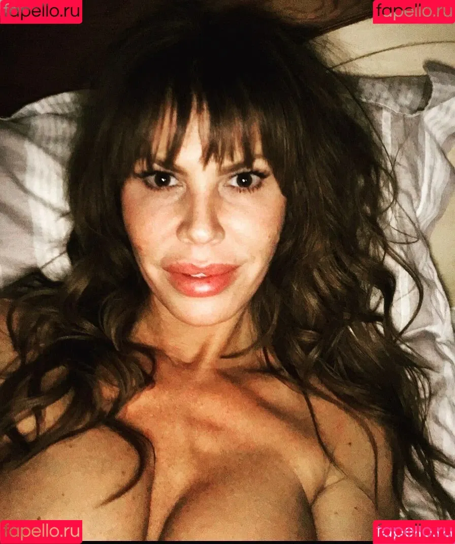 Nikki Cox Onlyfans Photo Gallery 