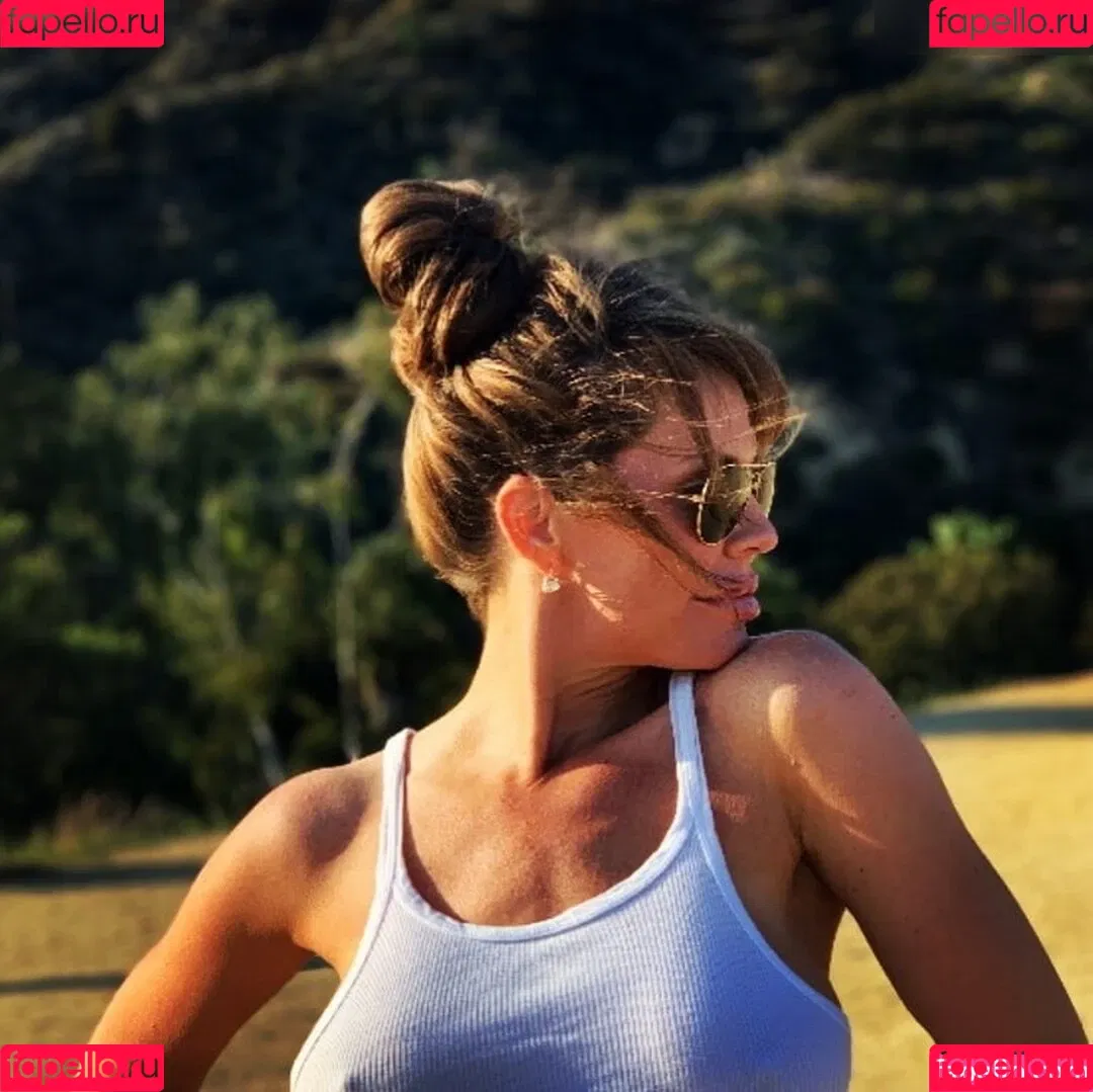 Nikki Cox Onlyfans Photo Gallery 