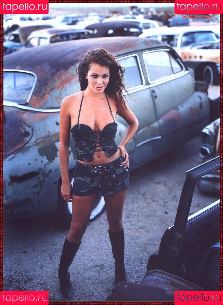 Nikki Cox Onlyfans Photo Gallery 
