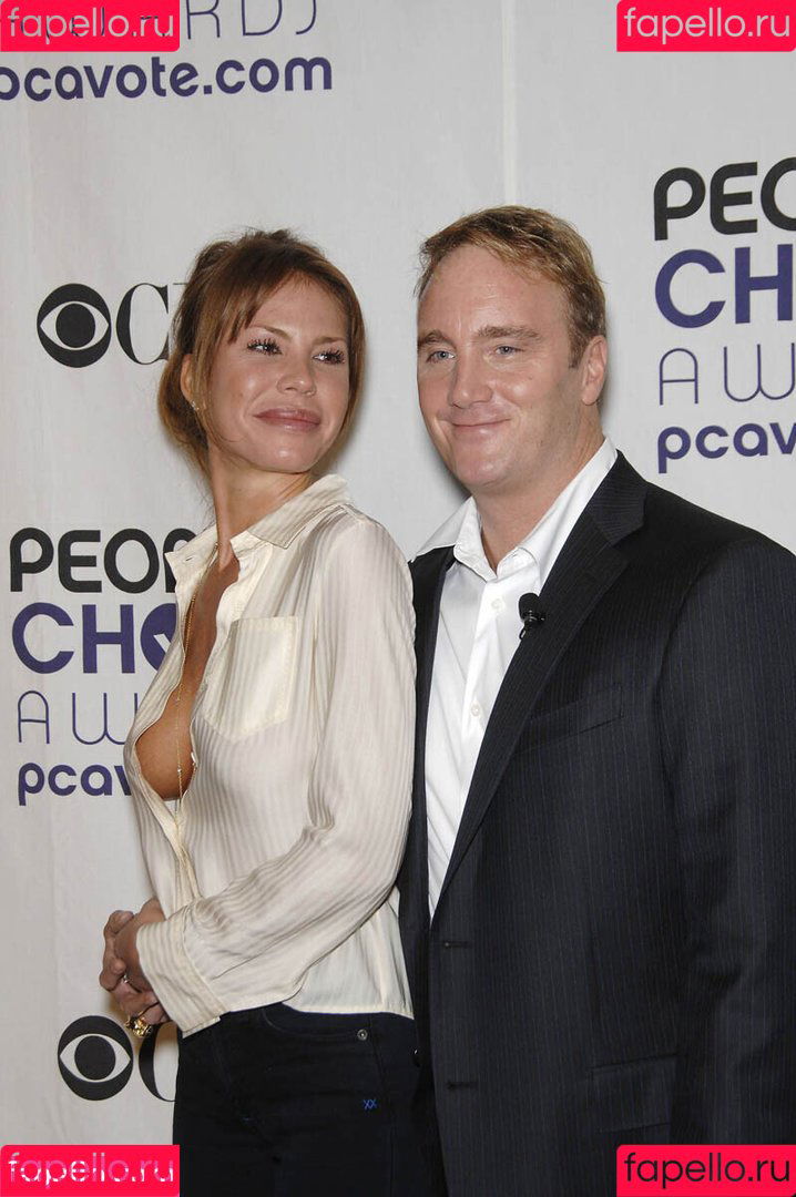 Nikki Cox Onlyfans Photo Gallery 