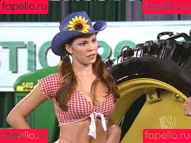 Nikki Cox Onlyfans Photo Gallery 