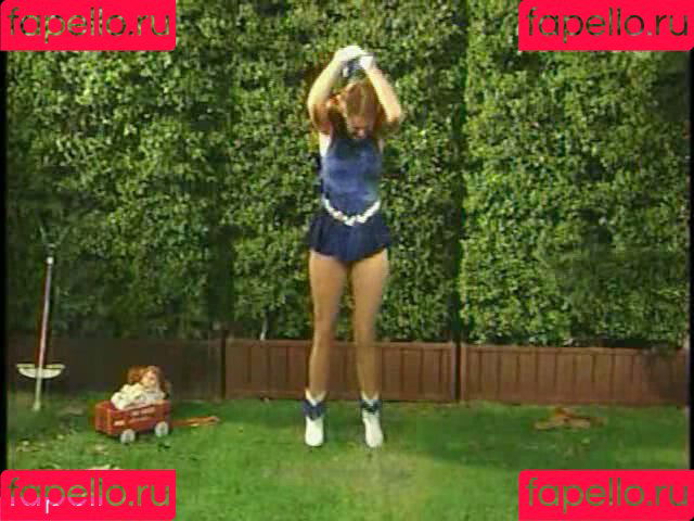 Nikki Cox Onlyfans Photo Gallery 