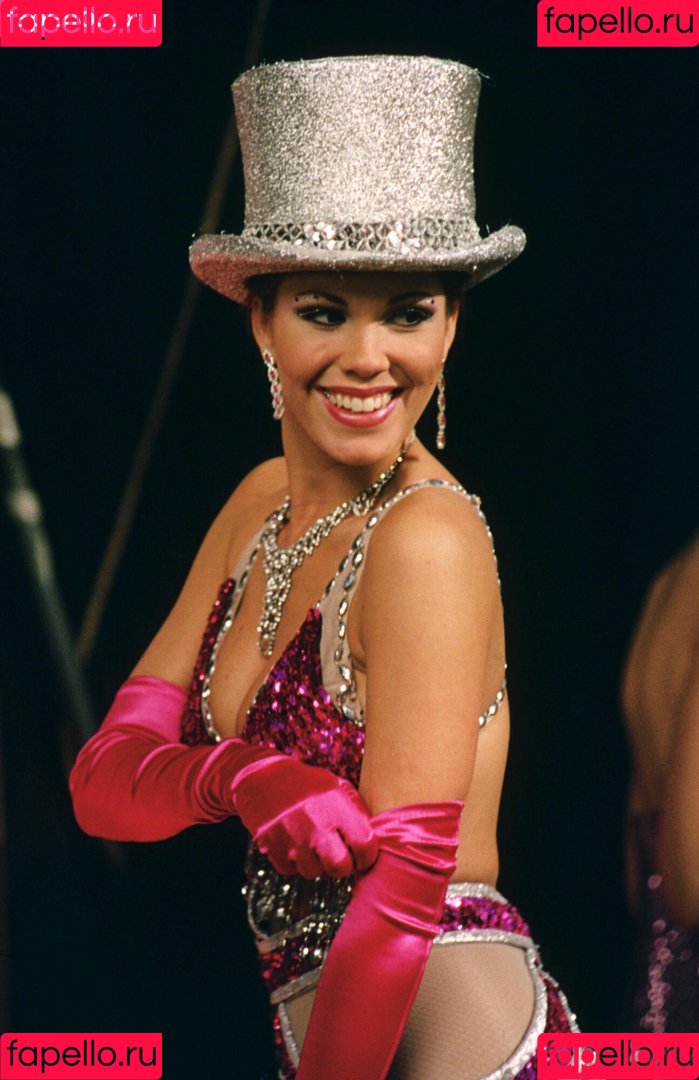 Nikki Cox Onlyfans Photo Gallery 