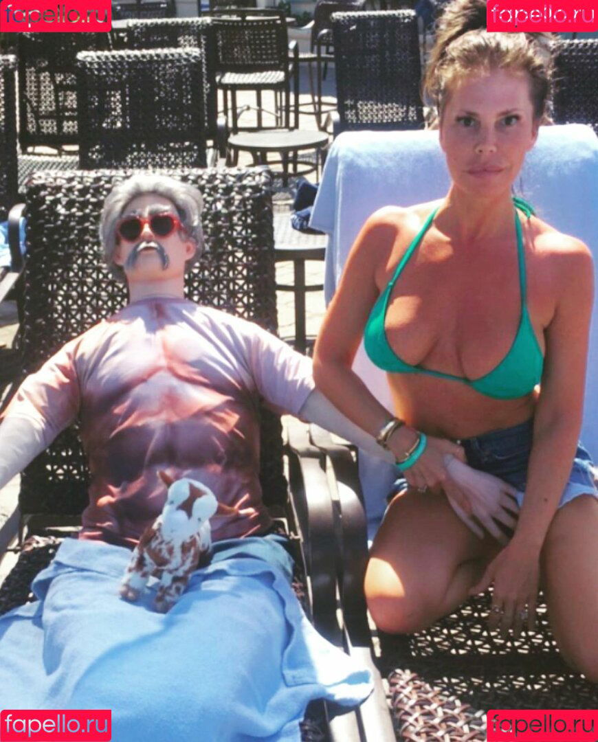 Nikki Cox Onlyfans Photo Gallery 