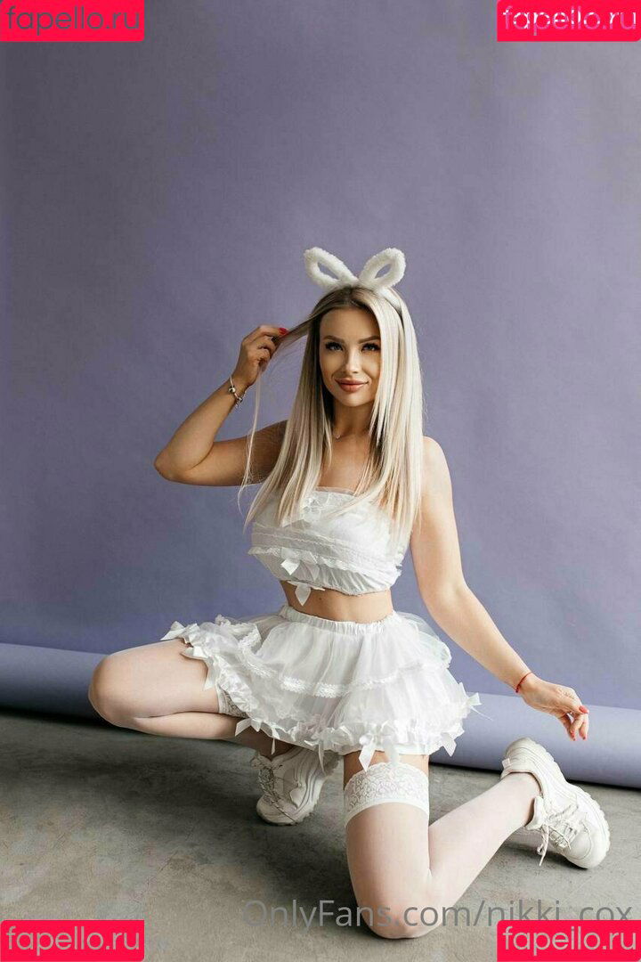 Nikki Cox Onlyfans Photo Gallery 