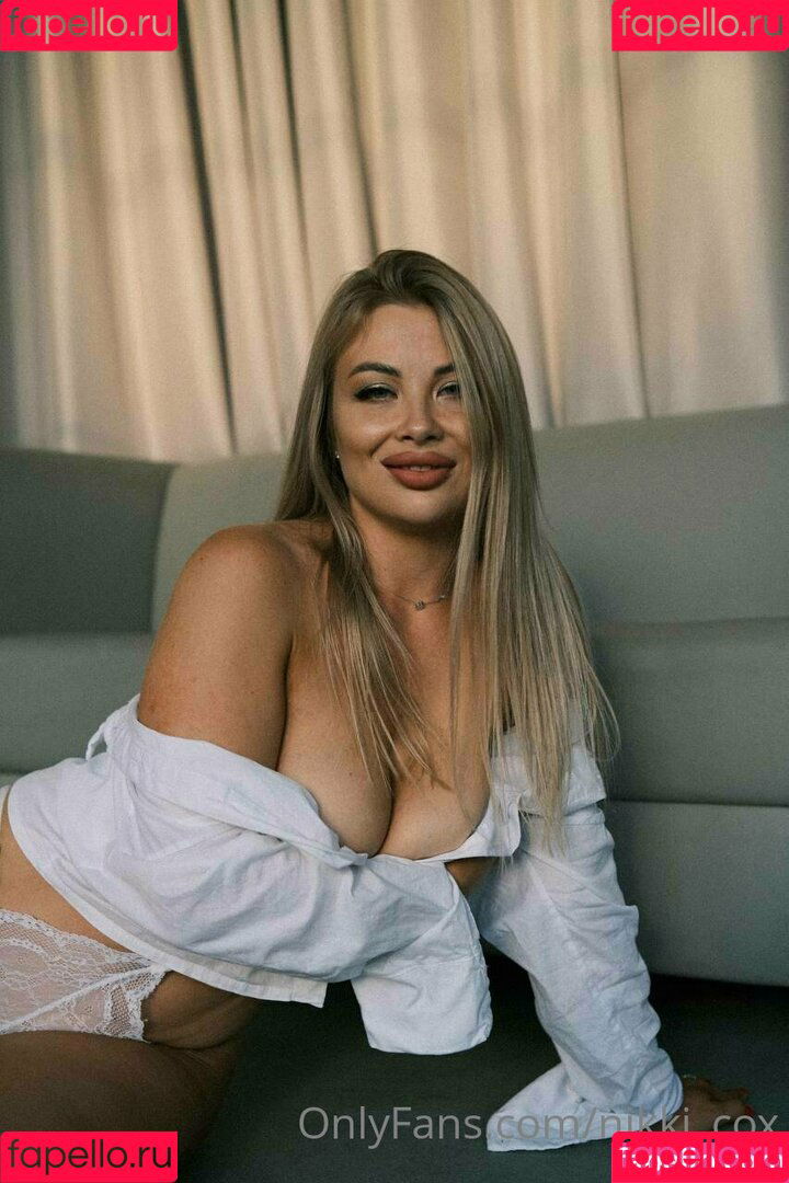 Nikki Cox Onlyfans Photo Gallery 