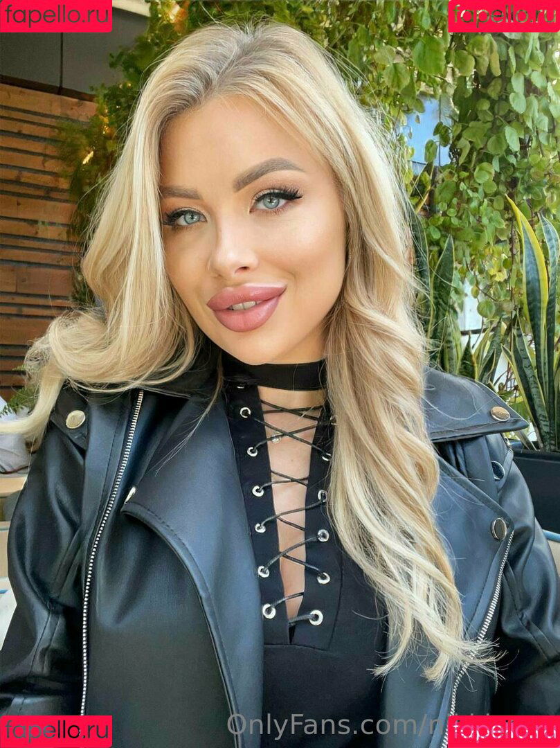 Nikki Cox Onlyfans Photo Gallery 