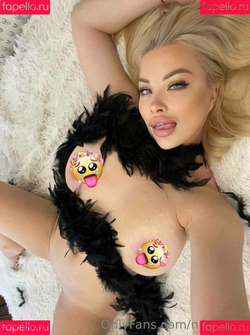 Nikki Cox Onlyfans Photo Gallery 