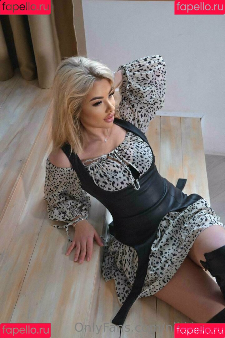 Nikki Cox Onlyfans Photo Gallery 