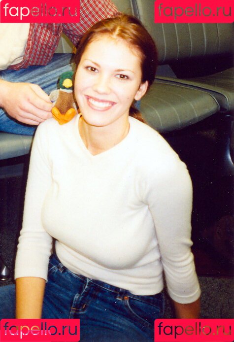 Nikki Cox Onlyfans Photo Gallery 