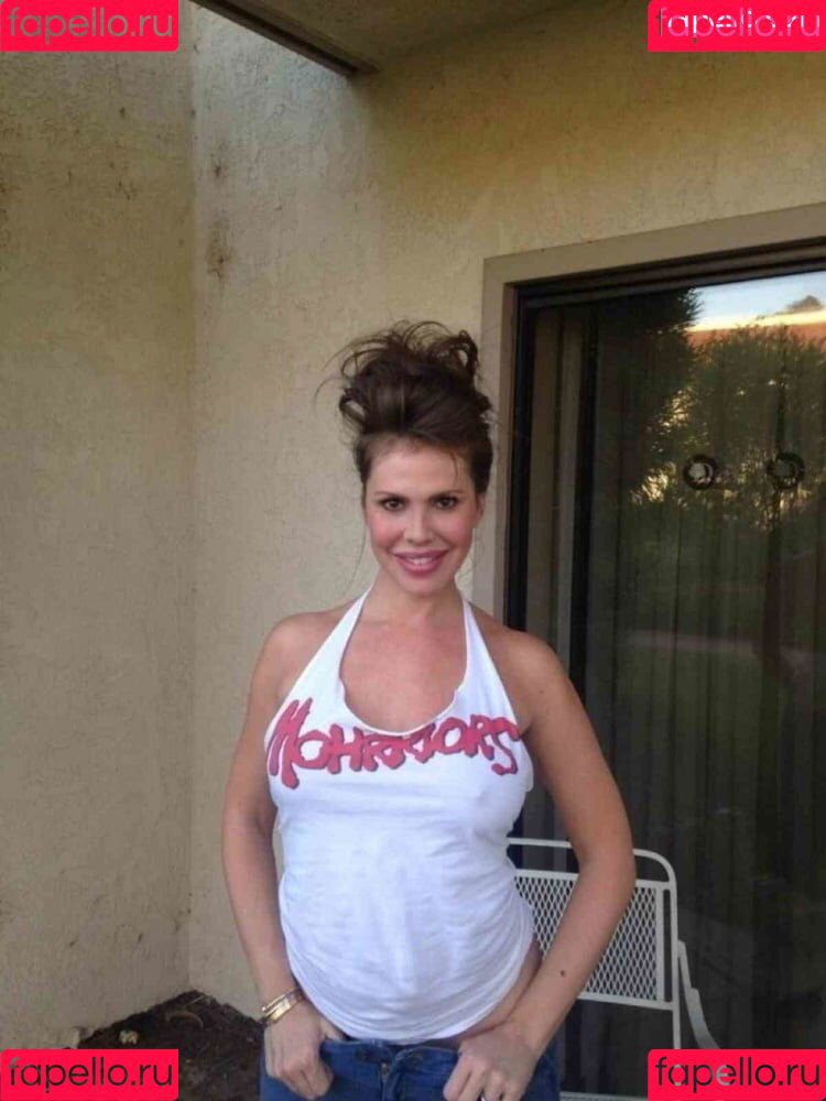 Nikki Cox Onlyfans Photo Gallery 