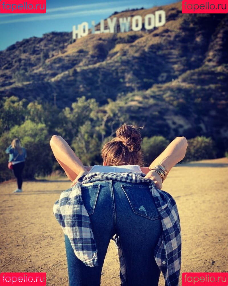 Nikki Cox Onlyfans Photo Gallery 